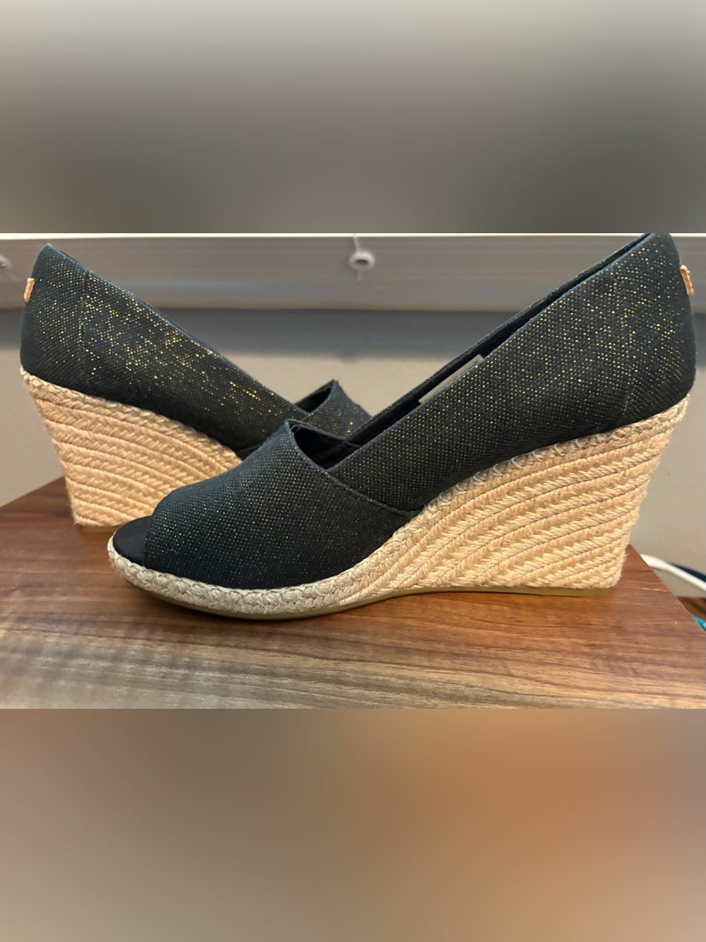 Toms Michelle Sandals
Women's 9.5 Black Slip On Wedge Heel Espadrille